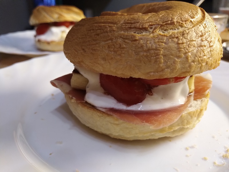 Grillsajtos bagel