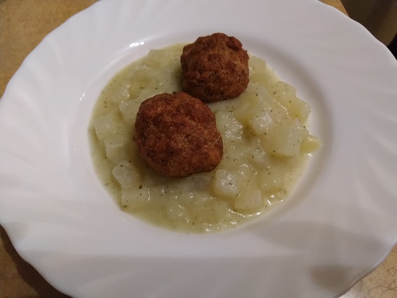 Joghurtos karalábé főzelék